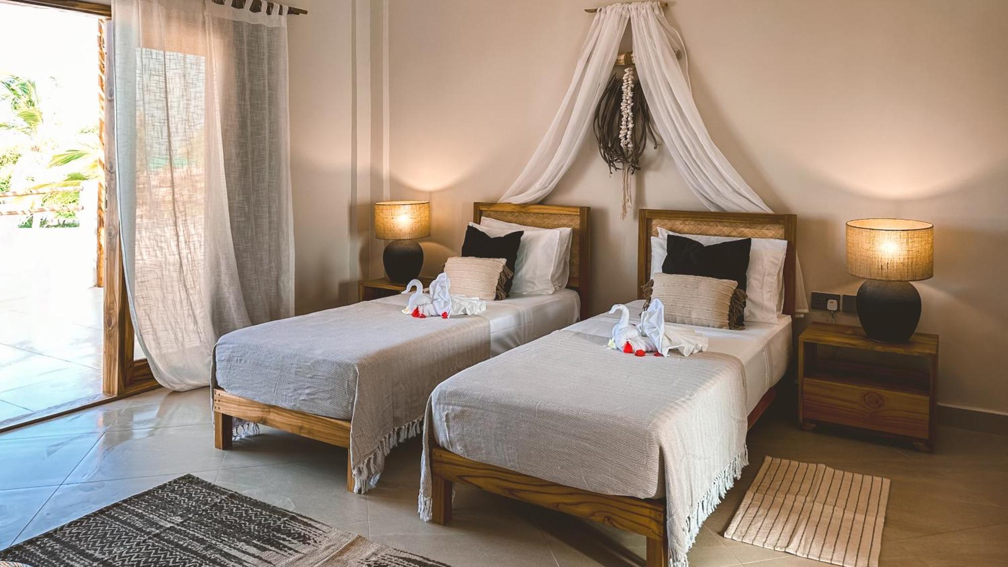 Kaskazi Hotel Zanzibar Джамбиани Экстерьер фото